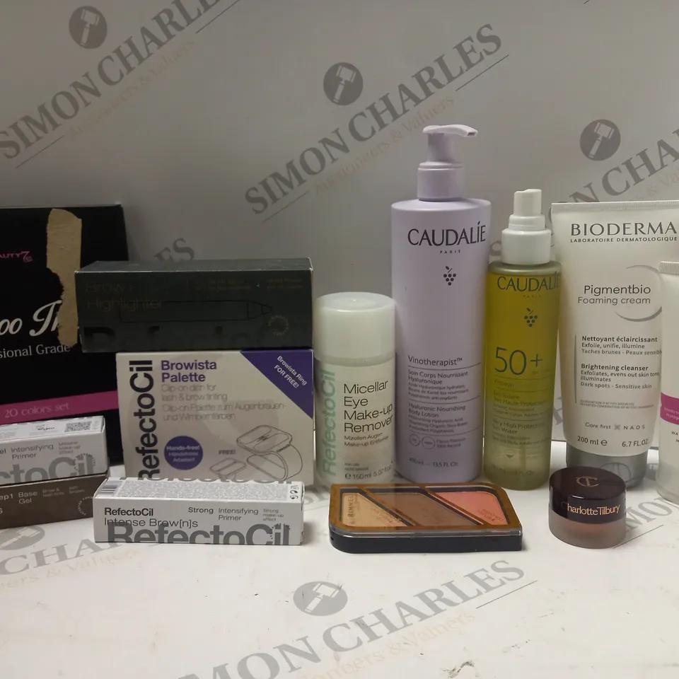 BOX OF APPROX 10 ASSORTED BEAUTY PRODUCTS TO INCLUDE REFLECTOCIL MICELLAR REMOVER, CAUDALIE BODY LOTION, PHILIP KINGSLEY WATER RESISTANT HAIR MASK, ETC 