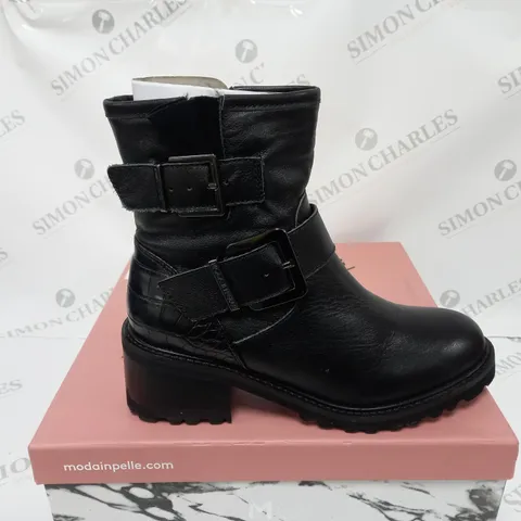 BOXED PAIR OF MODA IN PELLE CORNELIA BLACK LEATHER BOOTS - SIZE 4