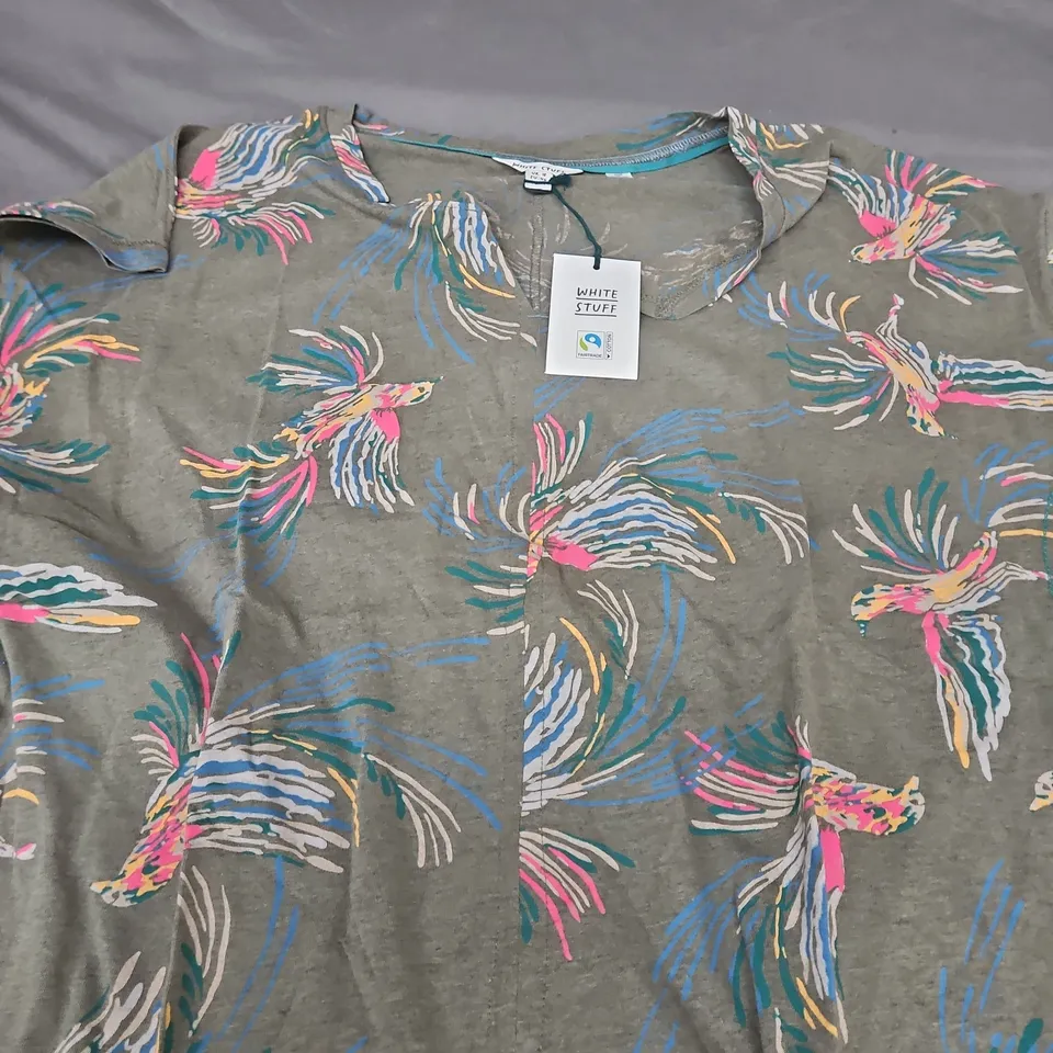 WHITE STUFF PRINTED TOP – GREY WITH MULTICOLOUR BIRD PATTERN (UK 18)