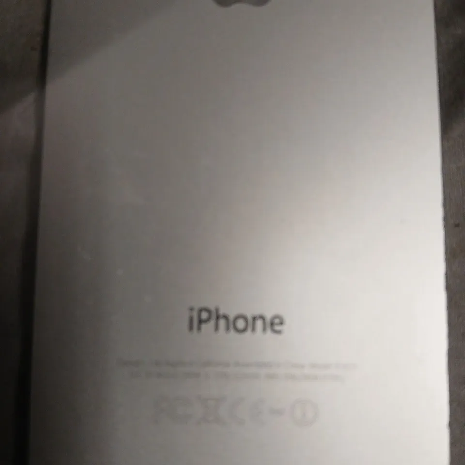 APPLE IPHONE 5 (WHITE & SILVER) SMARTPHONE
