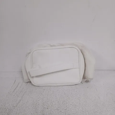 A BOX WITH APPROXIMATELY 10 BAGS