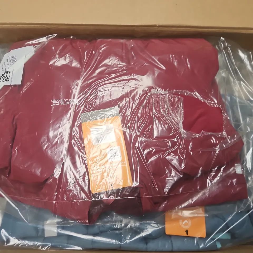 APPROXIMATELY 20 BRAND NEW REGATTA KIDS CLOTHING ITEMS IN VARIOUS SIZES, STYLES AND COLOURS TO INCLUDE HOODED MARIZION, PENROSE, JUNIOR VALENTA, ETC 