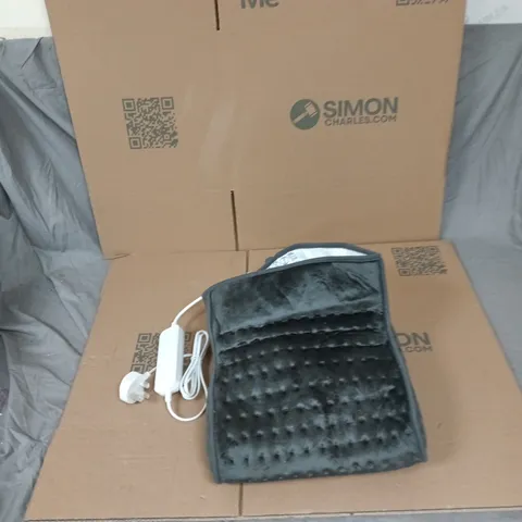 FOOT WARMER FW18402 – 100W, 220–240V, 30CM X 30CM X 24CM, PLUSH LINING