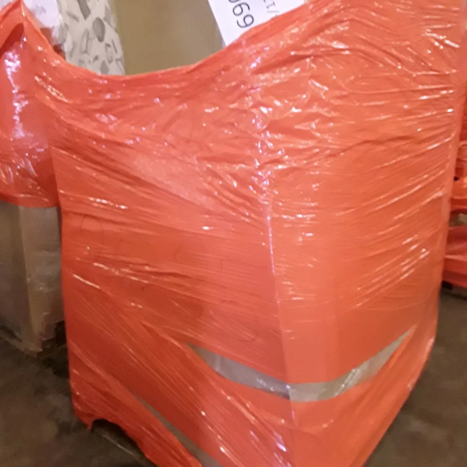 PALLET OF ASSORTED PRODUCTS INCLUDING OFFICE CHAIR, PARKING GAME SET, KEYBOARD, LUXURY AIR BED, ROUNDNET GAME