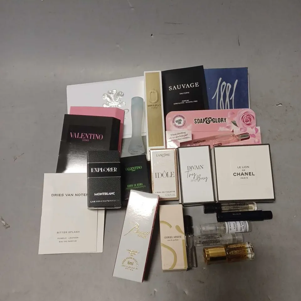 APPROXIMATELY 30 ASSORTED FRAGRANCE SAMPLES AND MINIATURES