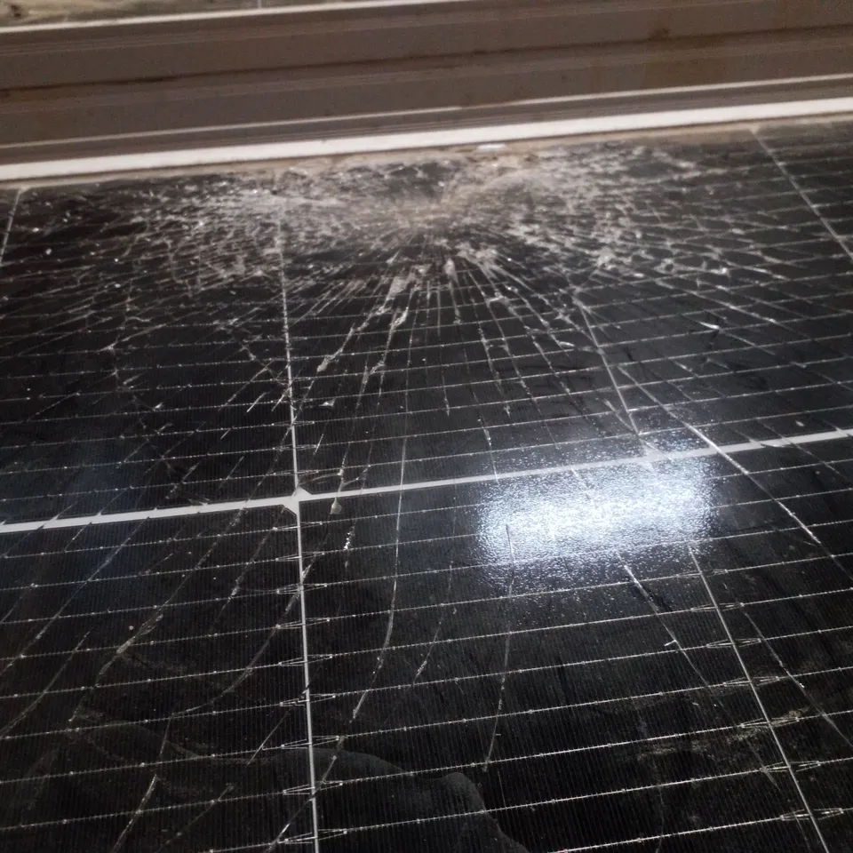 PALLET CONTAINING APPROXIMATELY 29 SOLAR PANELS