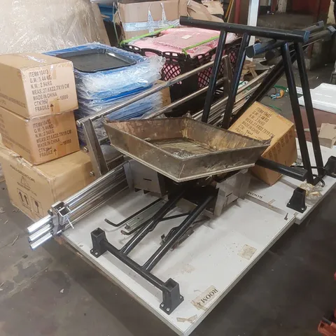 PALLET OF ASSORTED CATERING ITEMS TO INCLUDE; TABLES, JARS, PLASTIC SERVING TRAYS ETC