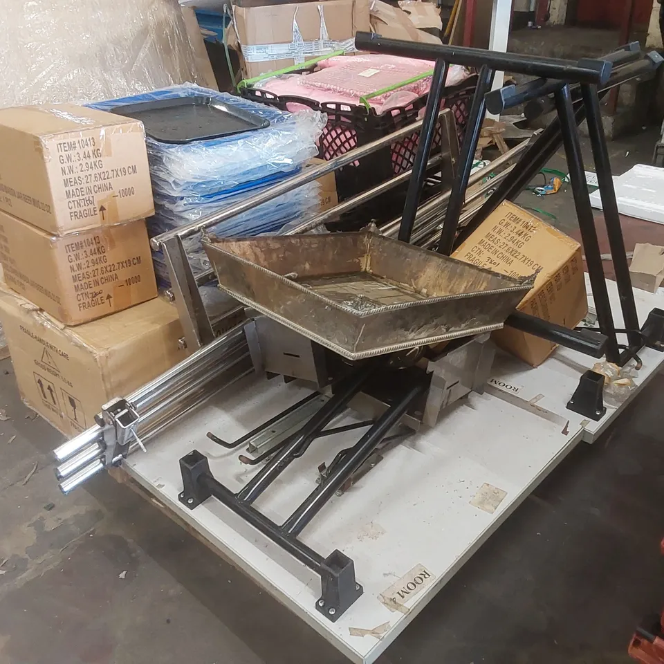 PALLET OF ASSORTED CATERING ITEMS TO INCLUDE; TABLES, JARS, PLASTIC SERVING TRAYS ETC