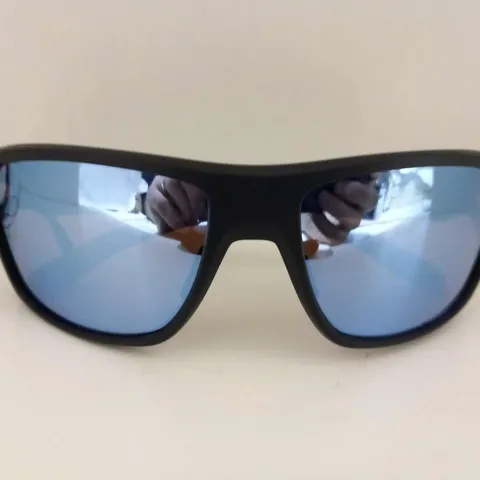 BOXED OAKLEY SUNGLASSES