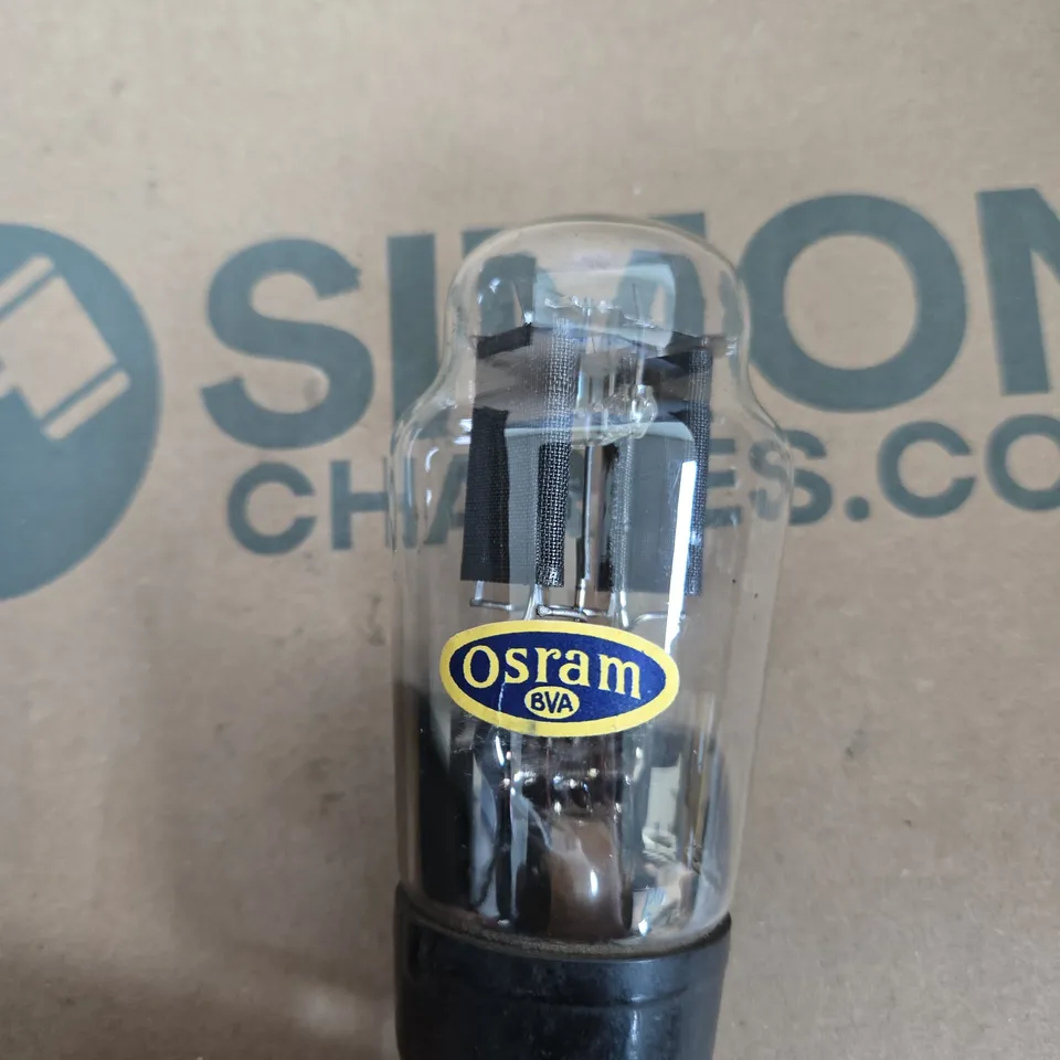 TOTE OF APPROXIMATELY 12 ASSORTED ITEMS TO INCLUDE: SOY CANDLE 