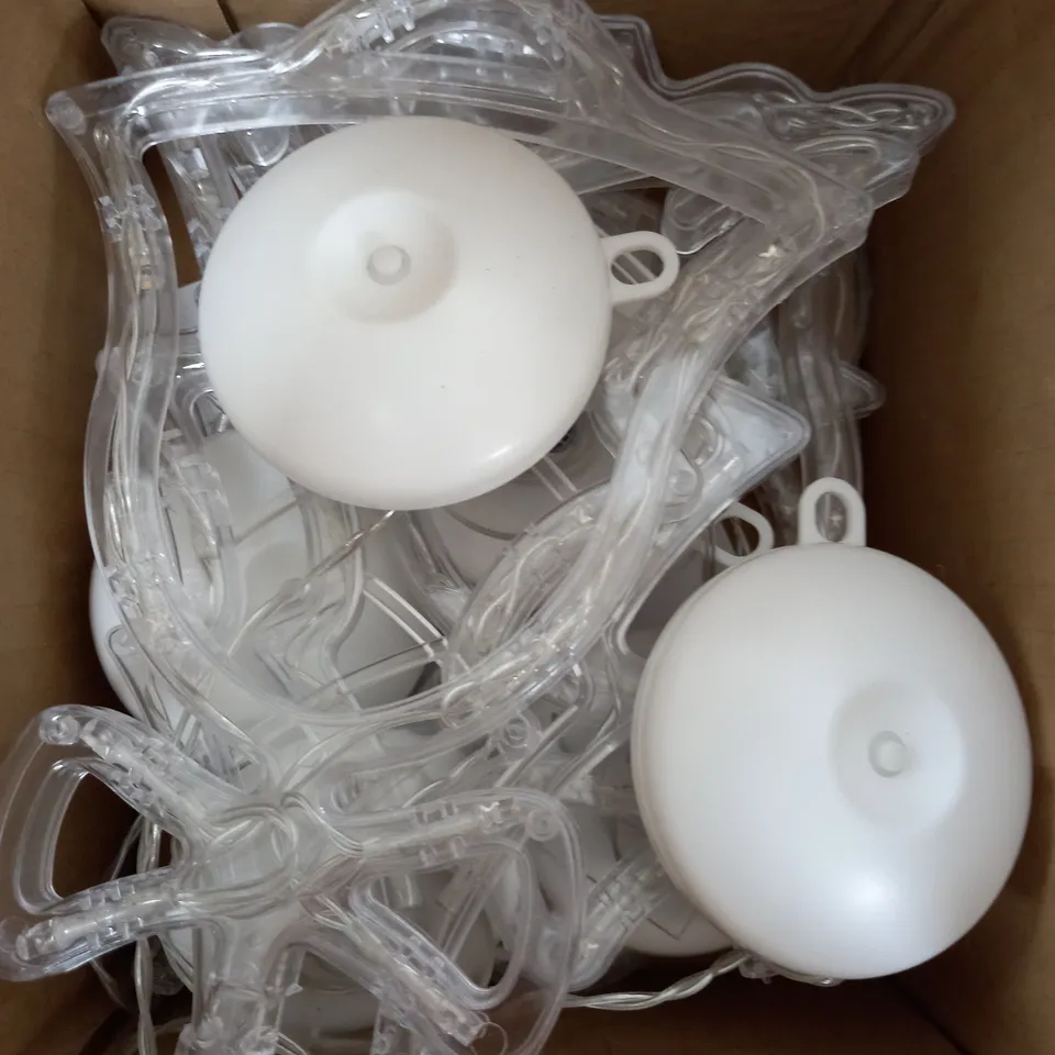 BOX OF 6 HOME REFLECTION WINDOW LIGHT DOTS - BELLS & TREES