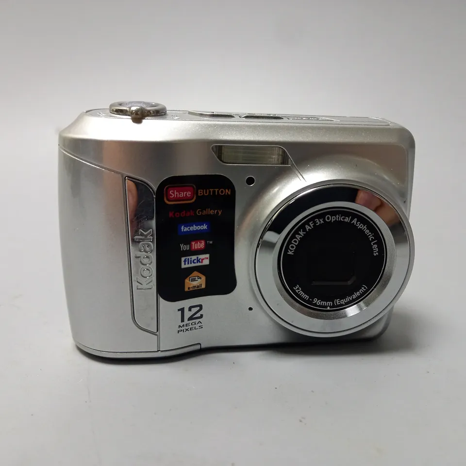 KODAK EASYSHARE C143 CAMERA