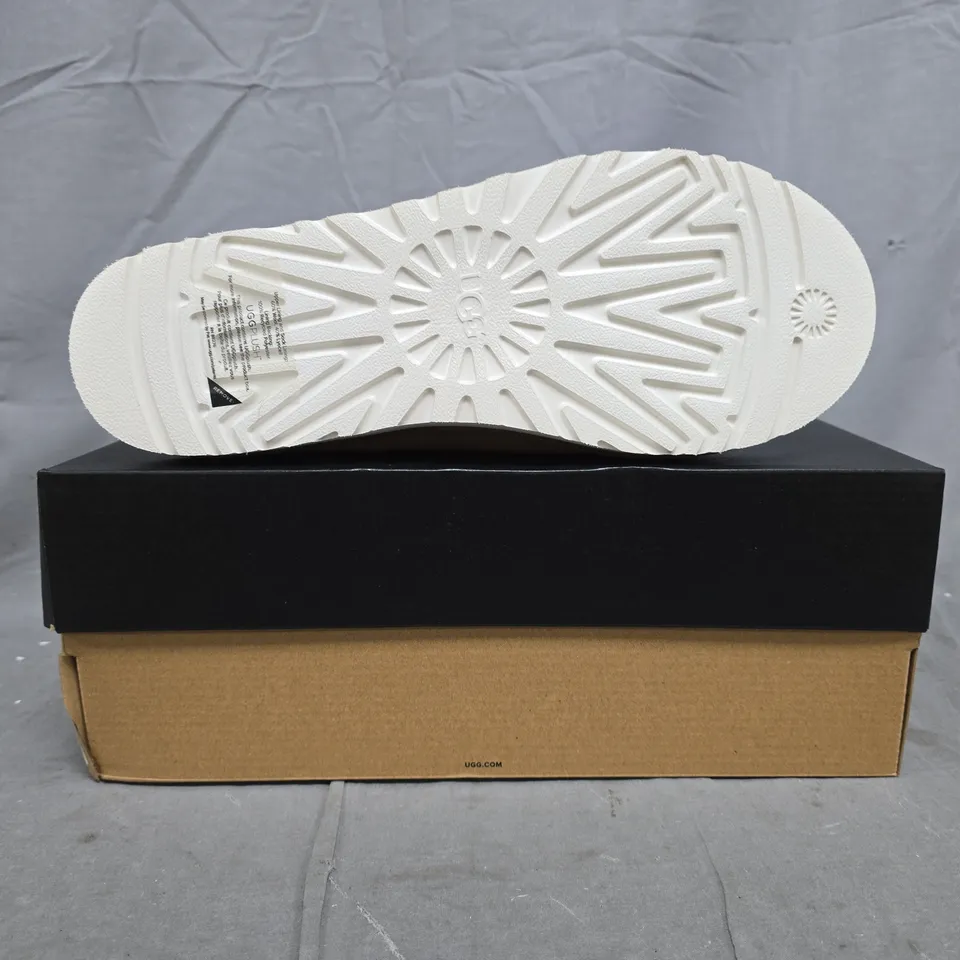 BOXED PAIR OF UGG TASMAN SHOES IN TAN SIZE UK 11