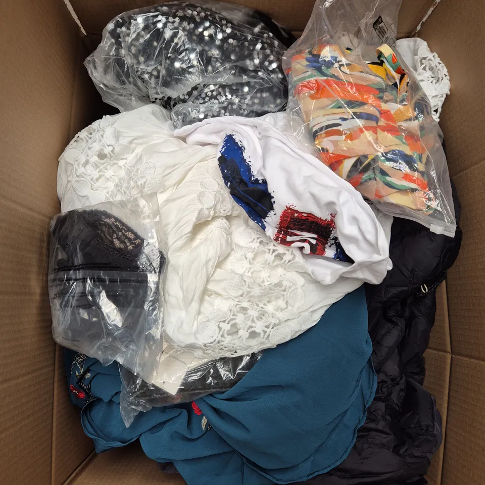 LARGE BOX OF ASSORTED CLOTHING ITEMS IN VARIOUS SIZES, STYLES AND COLOUR 