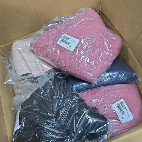 APPROXIMATELY 15 ASSORTED CLOTHING ITEMS IN VARIOUS SIZES, COLOURS & STYLES TO INCLUDE BRANDS SUCH AS COZEE HOME, BEN DE LISI, RADLEY, ETC - COLLECTION ONLY