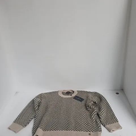 FAIRFAX & FAVOR KNIT SWEATER – LARGE, BEIGE/GREY HERRINGBONE