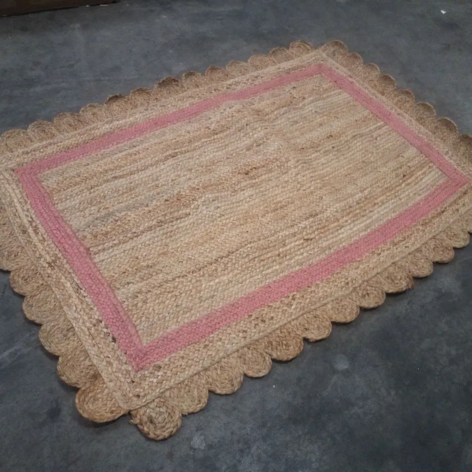 QUALITY DESIGNER AREA RUG APPROXIMATELY 115×170CM
