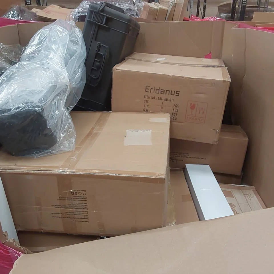 PALLET OF ASSORTED ITEMS INCLUDING: ESPRESSO COFFEE MACHINE, ARTIFICIAL CHRISTMAS TREE, TOILET SAFETY RAIL, GRILL GATE, BED RAIL GUARD ECT