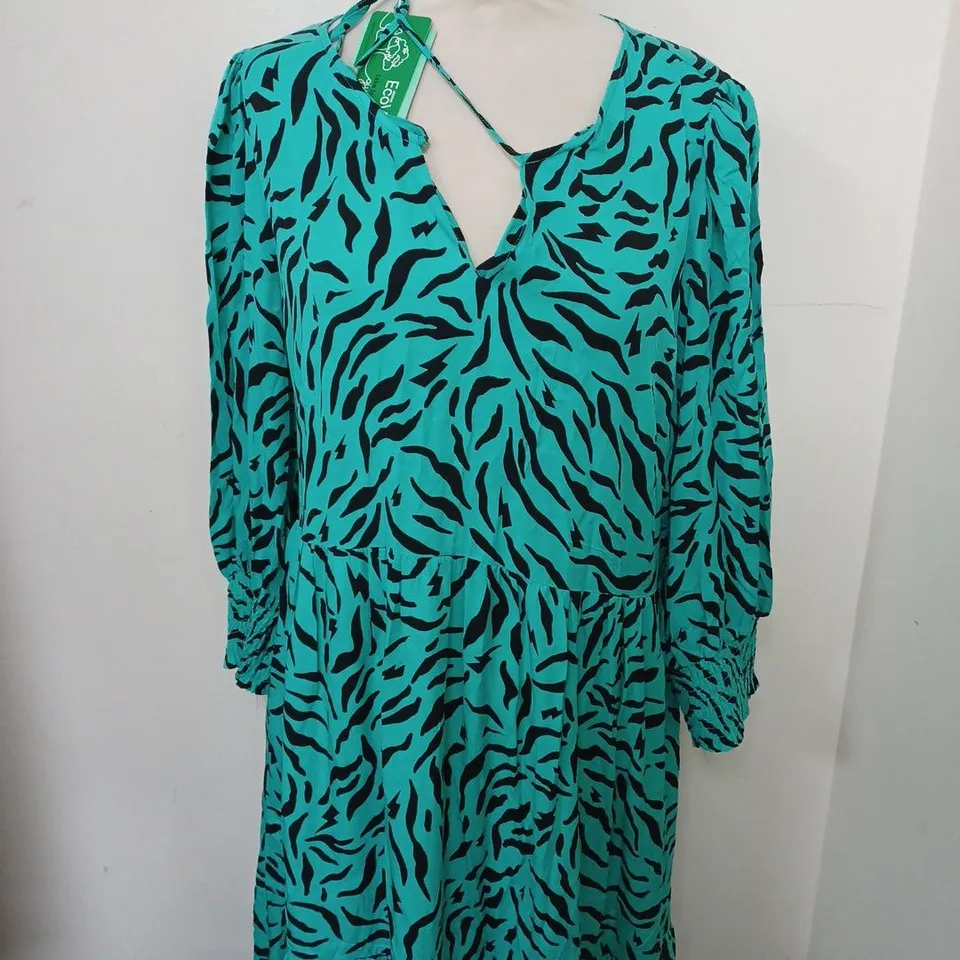 SCAMP AND DUDE ADULTS TIE FRONT TIERED MAXI DRESS SIZE 16