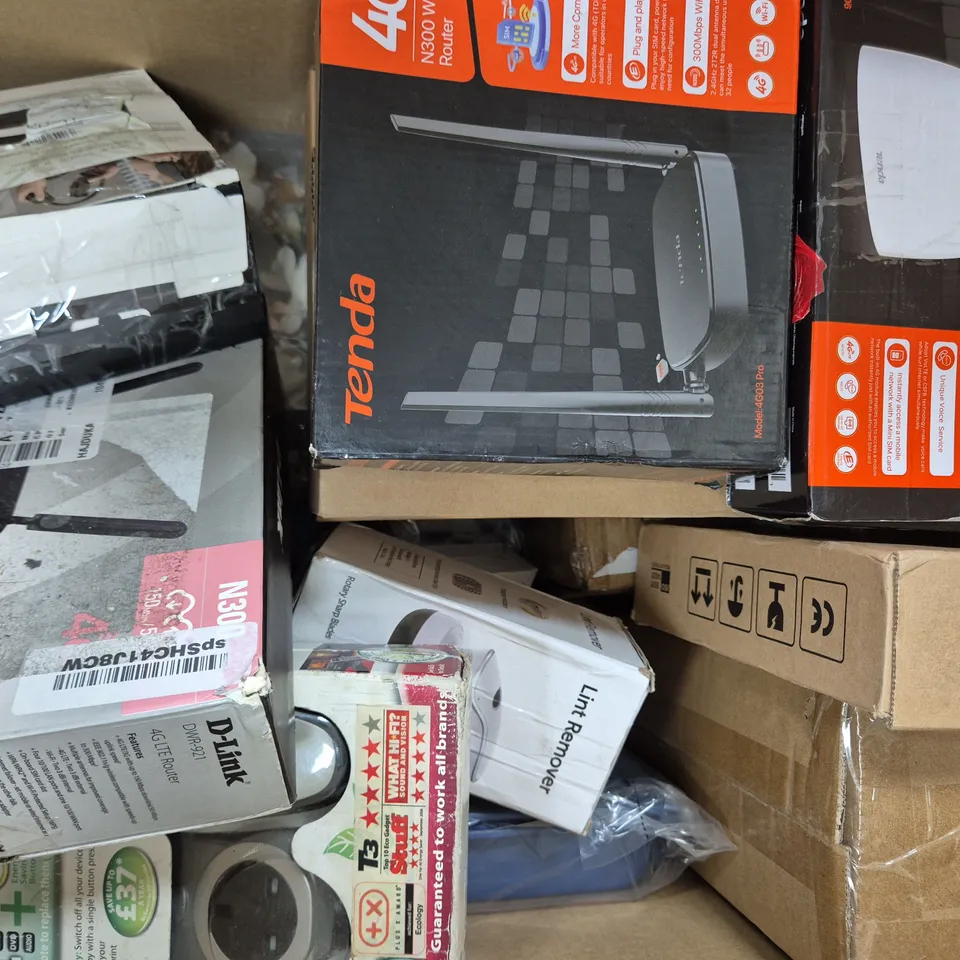 BOX OF APPROXIMATELY 15 ASSORTED HOUSEHOLD AND ELECTRICAL ITEMS TO INCLUDE TENDA N300 WI-FI 4G LTE ROUTER, DIY INSTANT DIGITAL CAMERA, ETC - COLLECTION ONLY