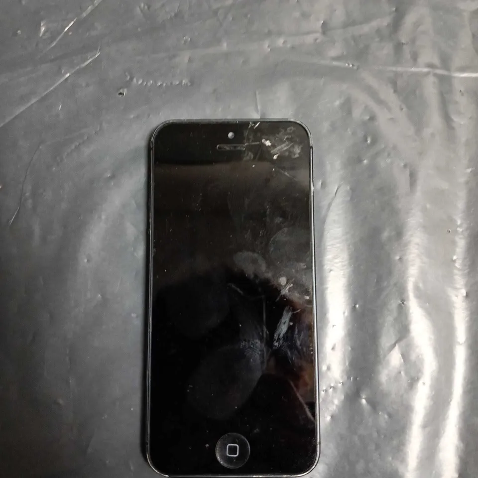 APPLE IPHONE 5 SMARTPHONE