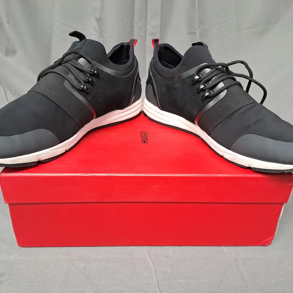 BOXED PAIR OF HUGO BOSS HYBRID RUNN TRAINERS IN BLACK UK SIZE 10