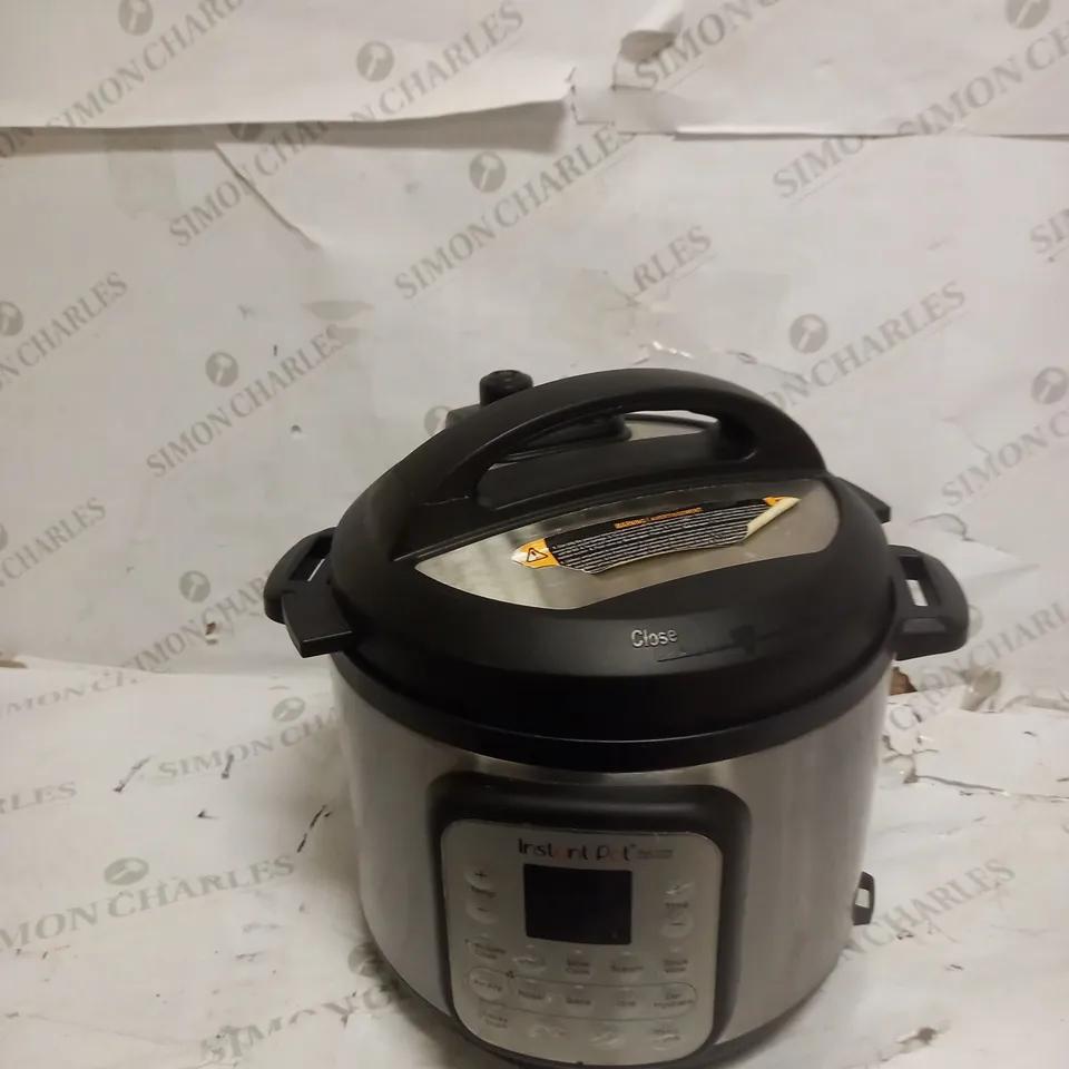 INSTANT POT DUO CRISP AIR FRYER MULTICOOKER