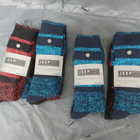 APPROXIMATELY 36 PACKS OF 2 JEEP SOCKS IN RED BLUE SIZE 6-11