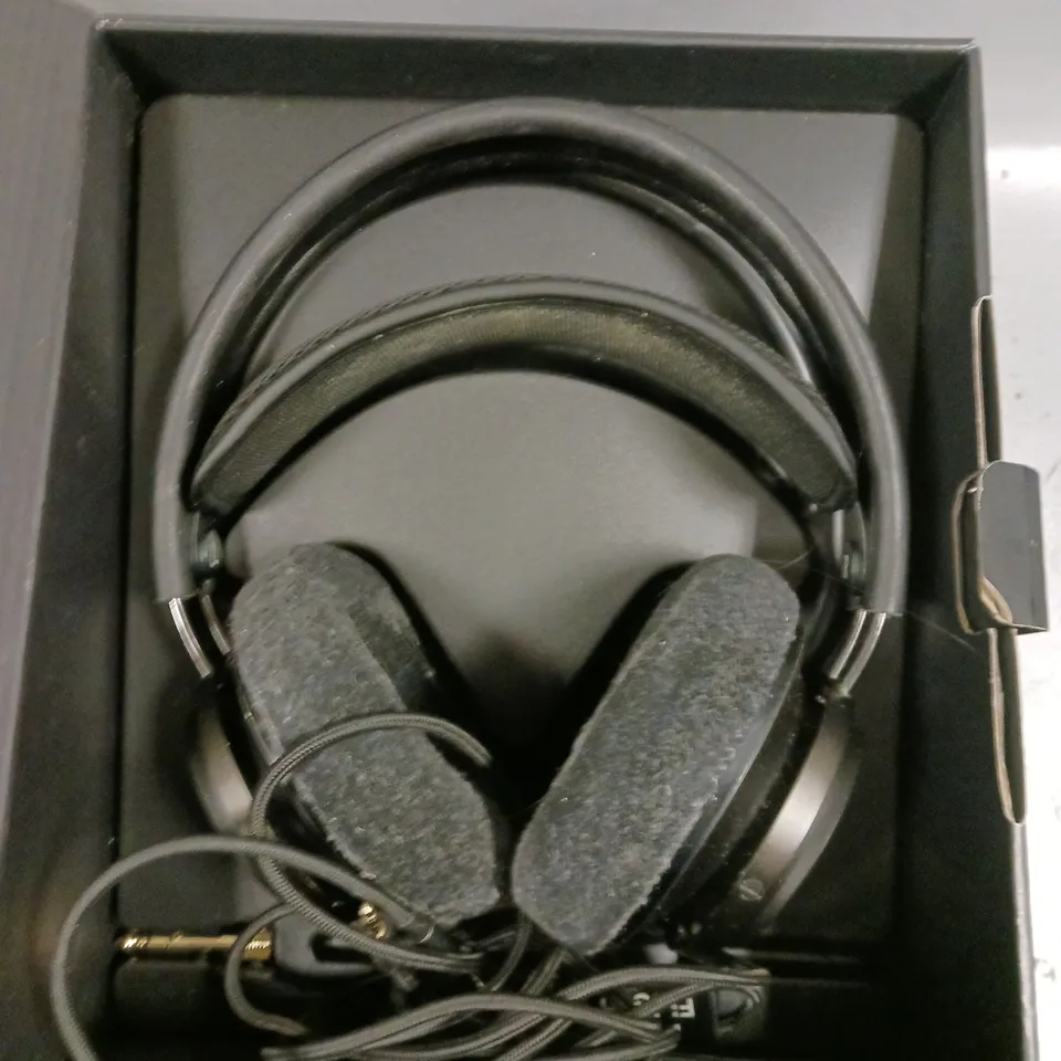 BOXED PHILIPS FIDELIO X2HR OVER EAR HEADPHONES 