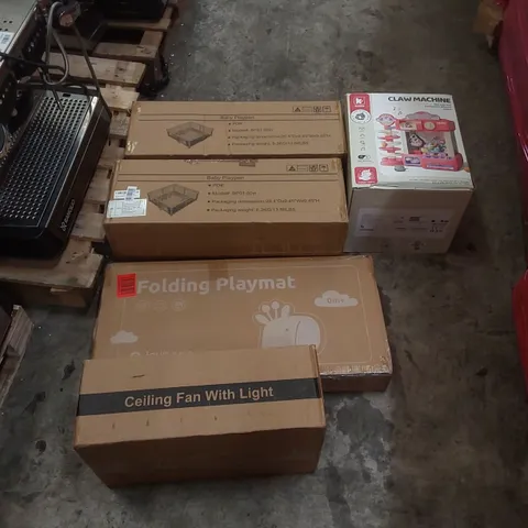 PALLET OF ASSORTED ITEMS INCLUDING: PLAYPENS, CLAW MACHINE TOY, CEILING FAN LIGHT, FOLDING PLAYMAT ECT