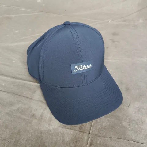TITLEIST CHARL BREEZER CAP IN NAVY