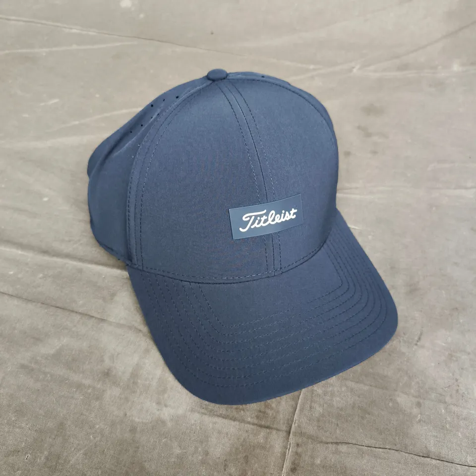 TITLEIST CHARL BREEZER CAP IN NAVY