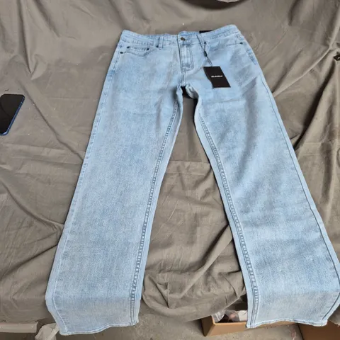 LAKELY LONDON JEANS – LIGHT WASH DENIM, SIZE MEDIUM