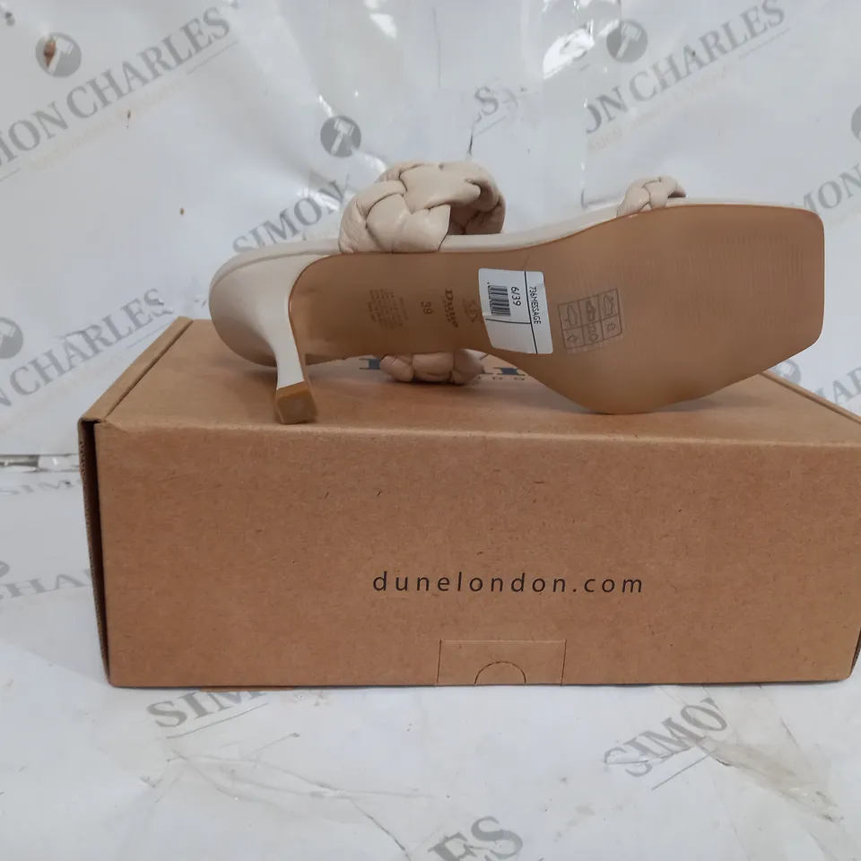 BOXED PAIR OF DUNE LONDON ECRU LEATHER PLAITED MID HEEL MULE IN SIZE 6