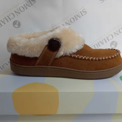 EARTH ORGANICS ES SLIPPERS - TAN - SIZE 6