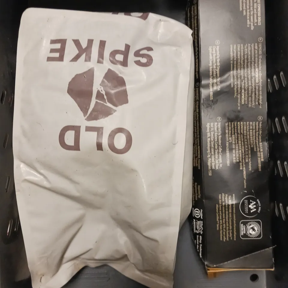 APPROXIMATELY 15 ASSORTED FOOD/DRINK PRODUCTS TO INCLUDE LINDOR SELECTION, PRIME HYDRATION DRINK, CHAMPAGNE TRUFFLES ETC 