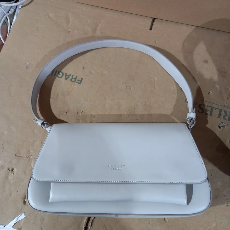 RADLEY GREY/PINK SHORT STRAP HANDBAG