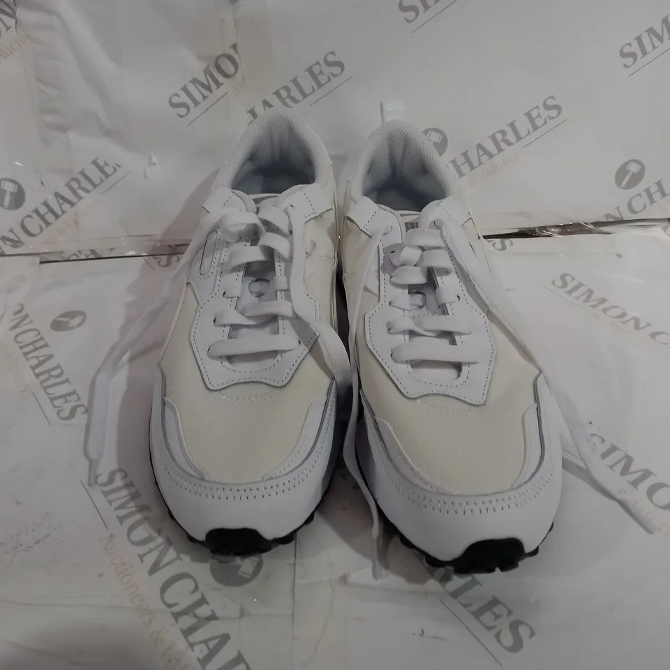 PUMA RIDER FV WHITE SIZE 9