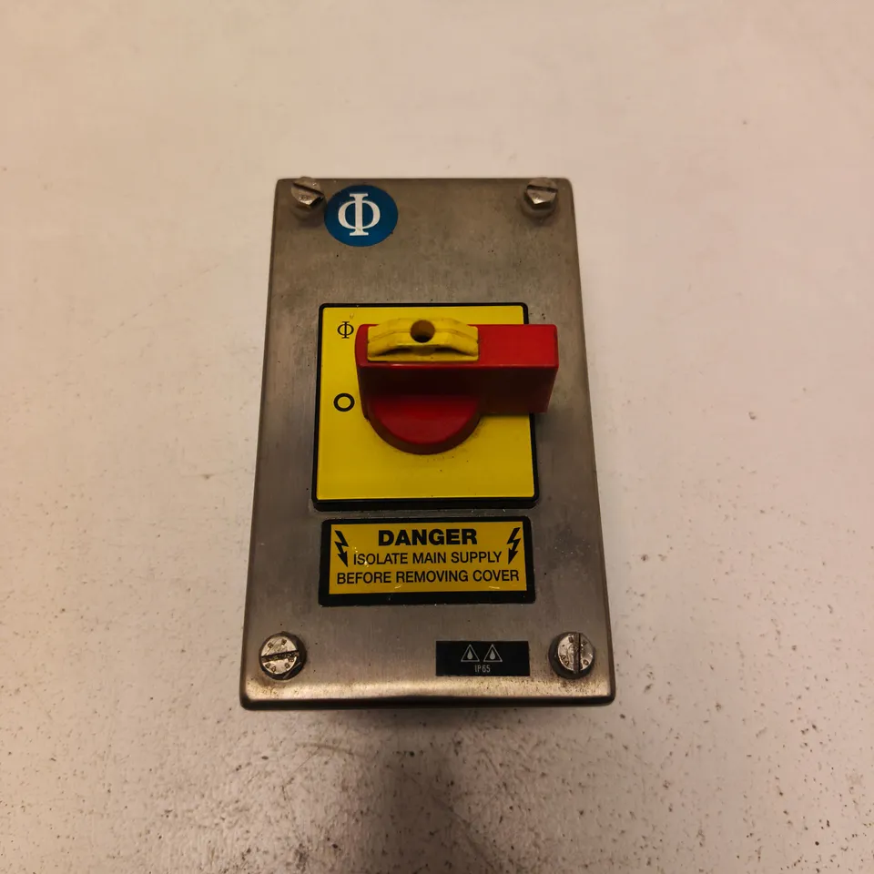 SWITCH DISCONNECTOR