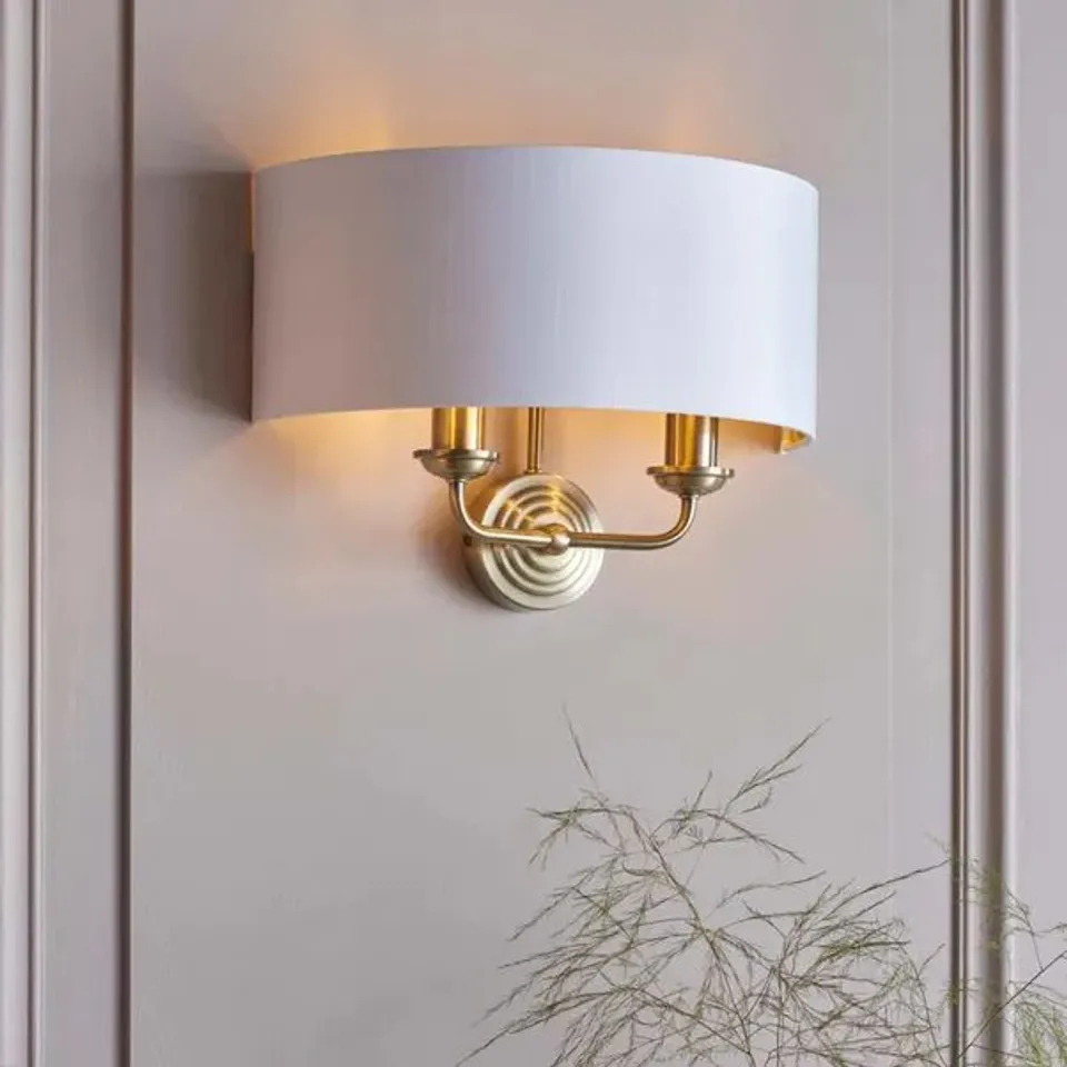 BOXED VOGUE SANDRINGHAM 2 LIGHT WALL LIGHT