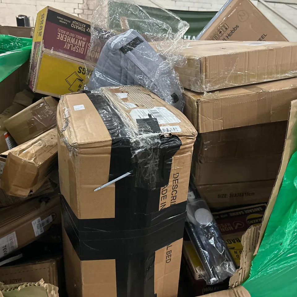 PALLET OF ASSORTED CONSUMER PRODUCTS TO INCLUDE: PLAYPEN, KIDS PLAY SET, ROLLER BLIND, PULL UP BAR, SMALL TENNIS RACKET SET