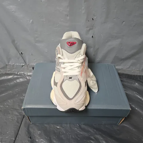 BOXED PAIR OF NEW BALANCE 9060 TRAINERS IN GREY - UK 9.5