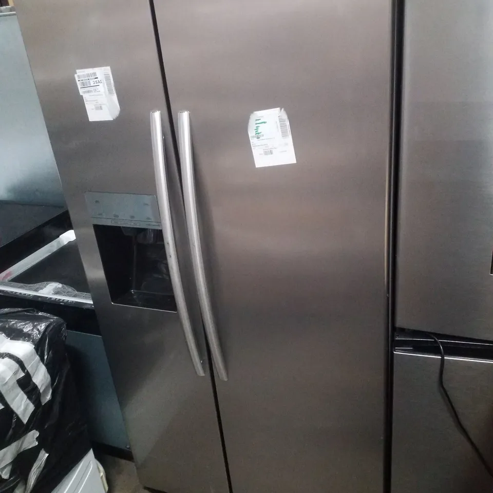 HISENSE RS694N4ICE 90CM WIDE SIDE BY SIDE, WATER AND ICE, AMERICAN FRIDGE FREEZER - STAINLESS STEEL