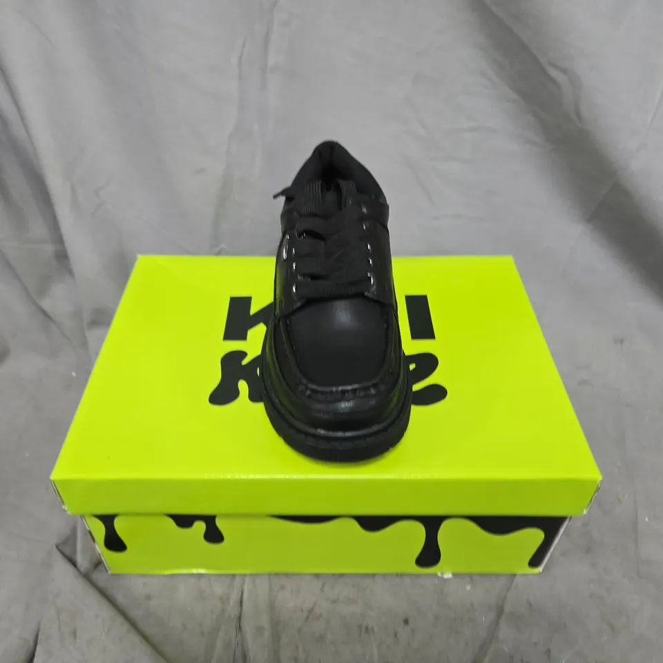 BOXED PAIR OF KOI KIDZ PLAYFUL TREK KIDZ LACE UP SHOES IN BLACK - UK 13K