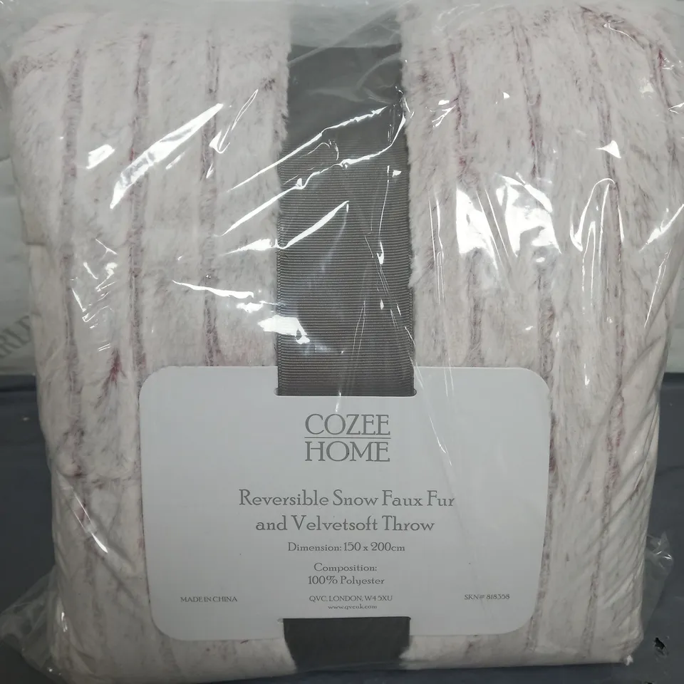 BOXED COZEE HOME REVERSIBLE SNOW FAUX FUR AND VELVETSOFT THROW