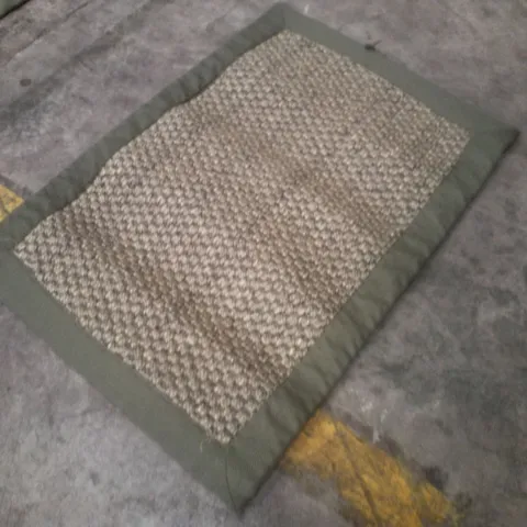 QUALITY DESIGNER AREA RUG APPROXIMATELY 50×75CM
