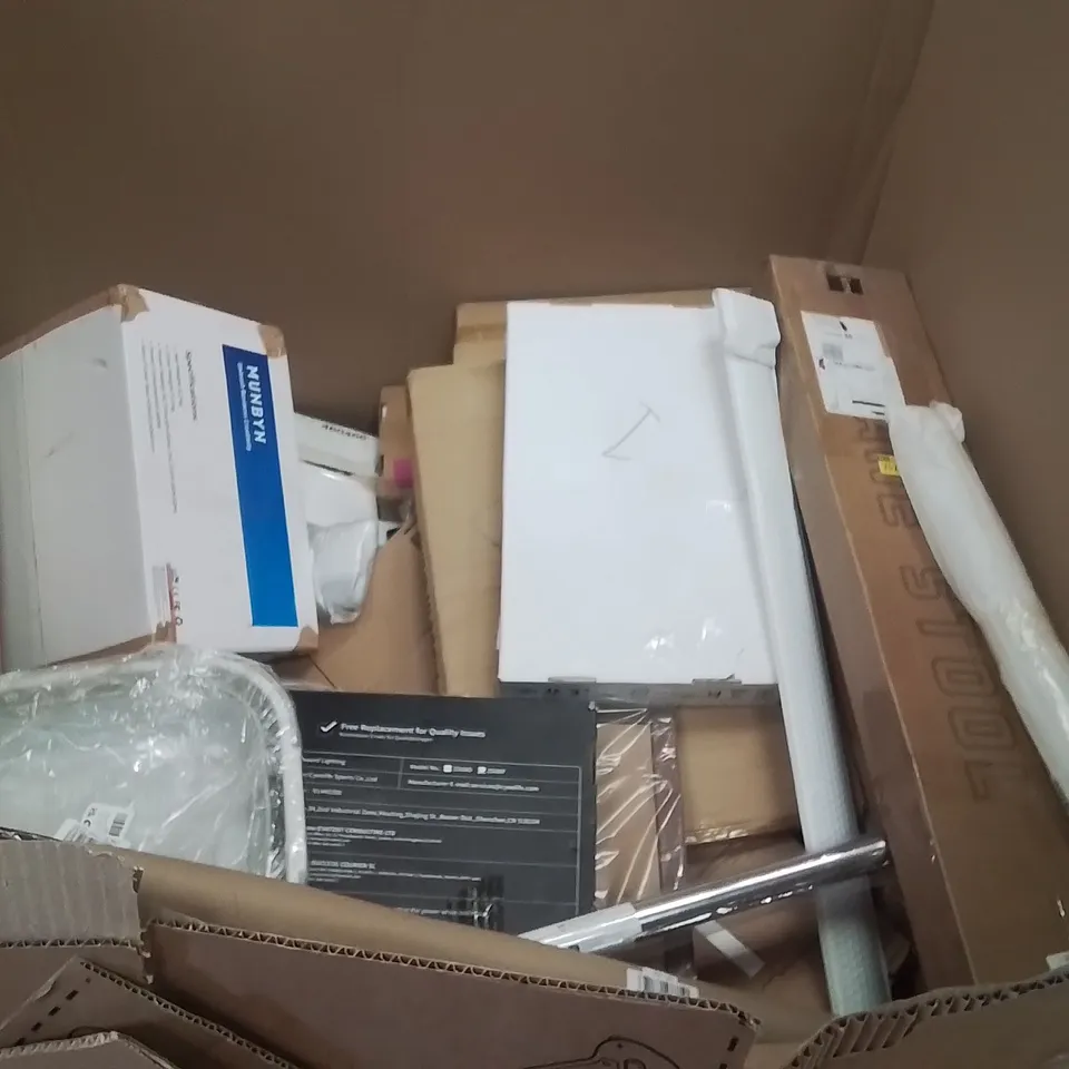 PALLET OF ASSORTED HOUSEHOLD GOODS AND PRODUCTS TO INCLUDE;UNIVERSAL LID,AIR COOLER, CANVAS