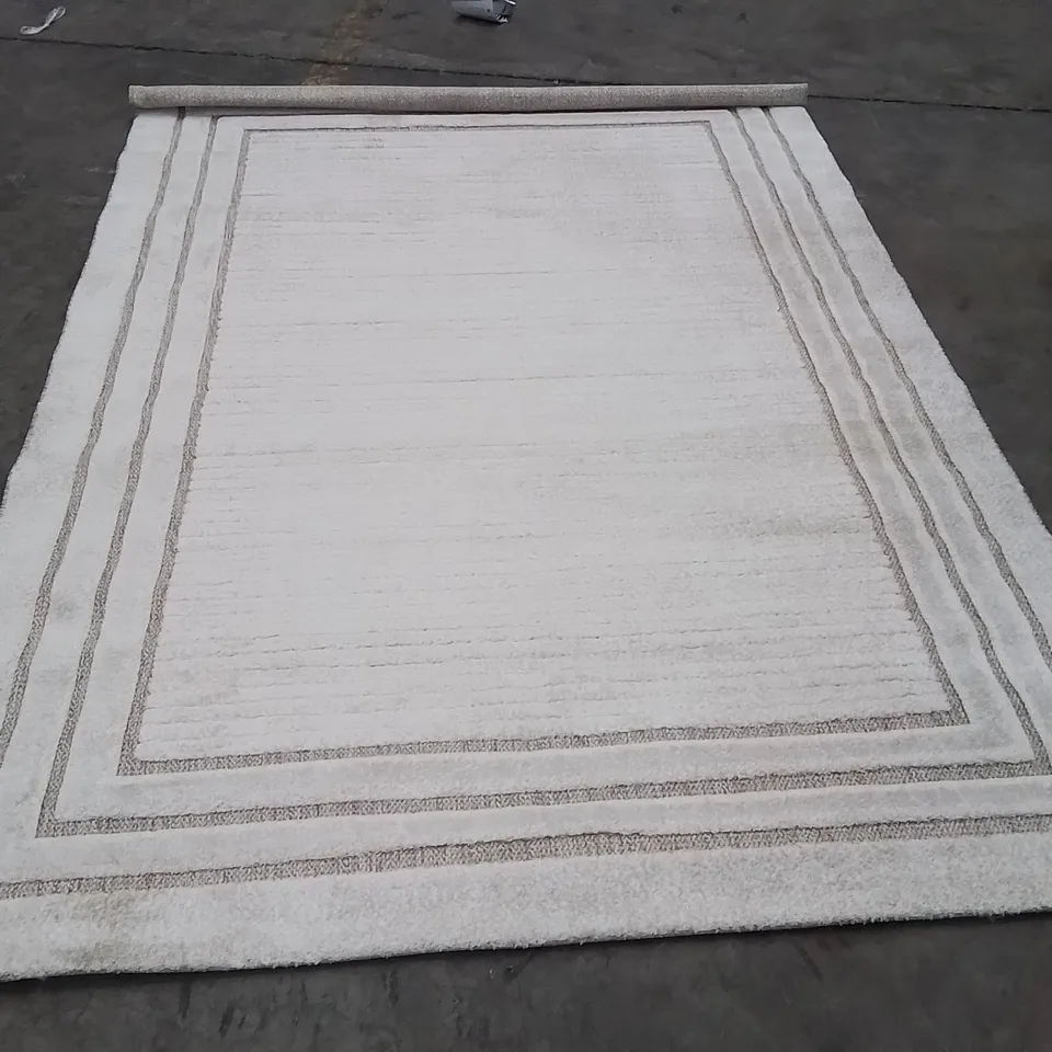 QUALITY DESIGNER AREA RUG - APPROXIMATELY 230X160CM