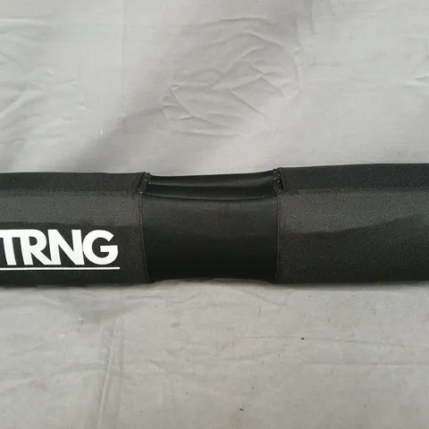 BOX OF APPROXIMATELY 5 STRNG WEIGHTLIFTING BARBELL PADS IN BLACK