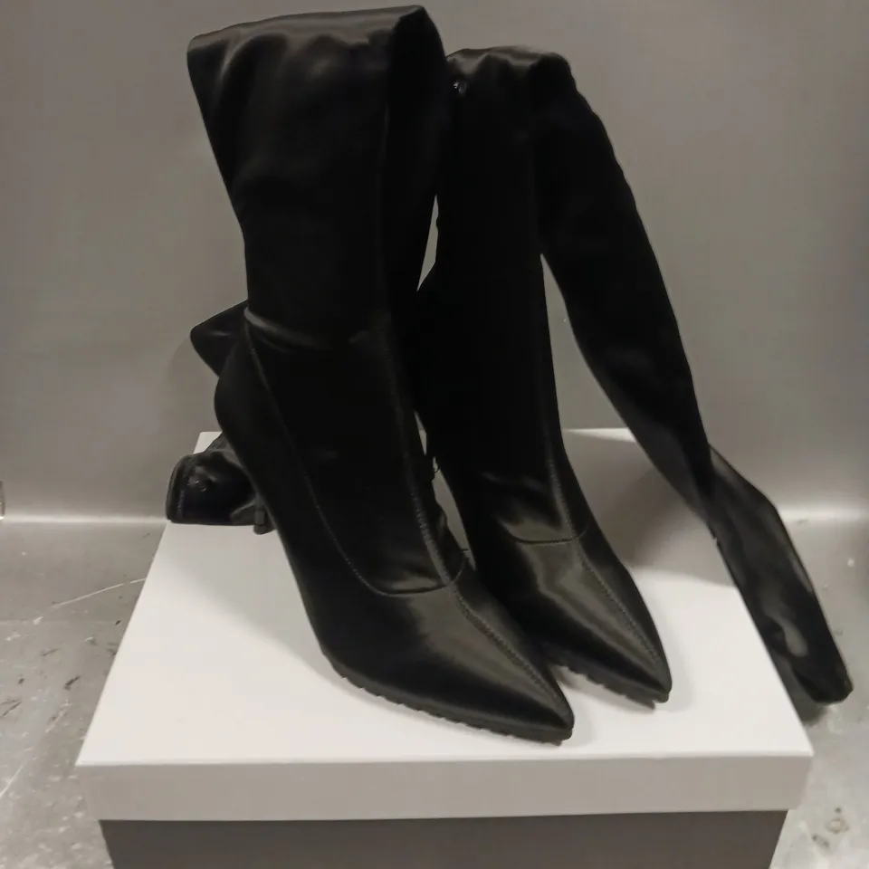 BOXED PAIR OF KURT GEIGER LONDON BARBICAN HIGH LENGTH BOOTS IN BLACK - 8